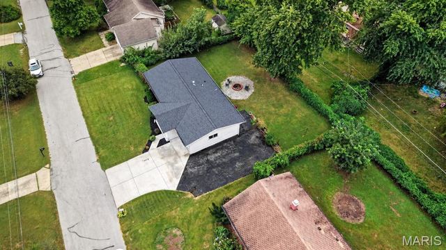 34 Highland Drive, St Charles, MO 63303
