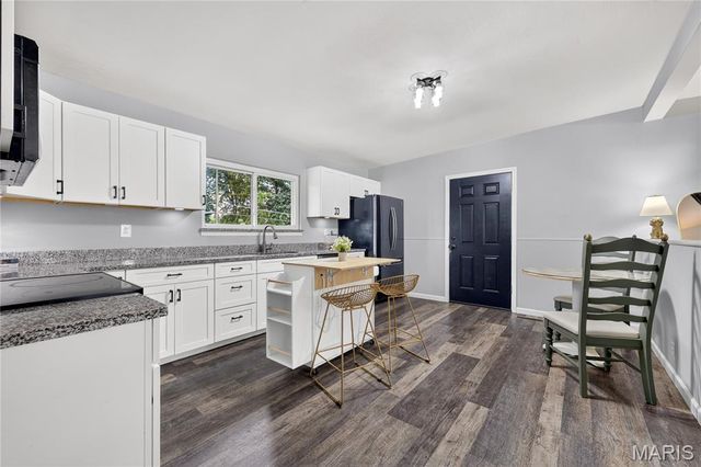 34 Highland Drive, St Charles, MO 63303