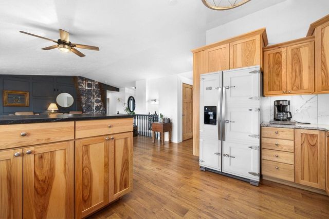 2033 Lakeside Street, Minot, ND 58703