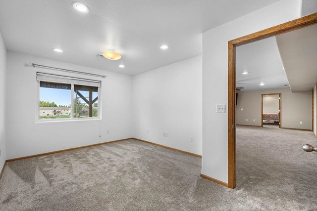 2033 Lakeside Street, Minot, ND 58703