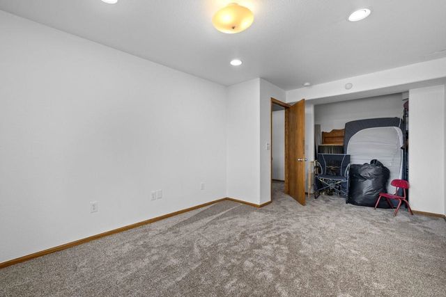2033 Lakeside Street, Minot, ND 58703