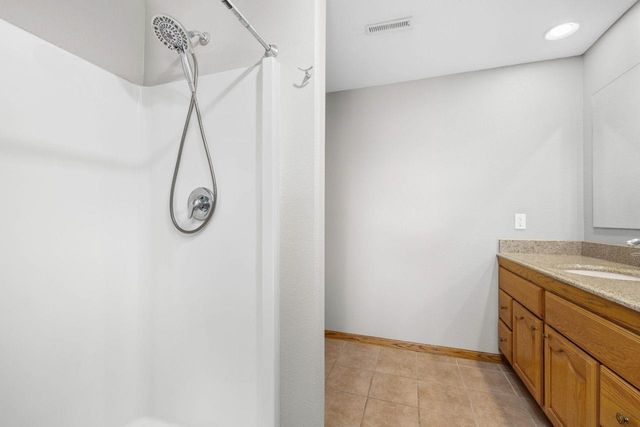 2033 Lakeside Street, Minot, ND 58703