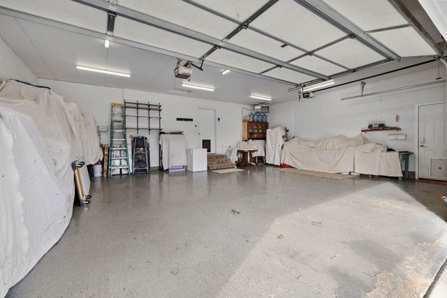 2033 Lakeside Street, Minot, ND 58703