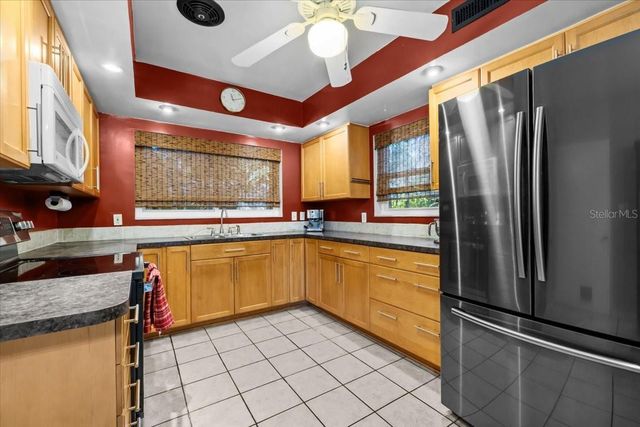 220 22ND AVENUE SE, St Petersburg, FL 33705