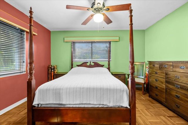 220 22ND AVENUE SE, St Petersburg, FL 33705