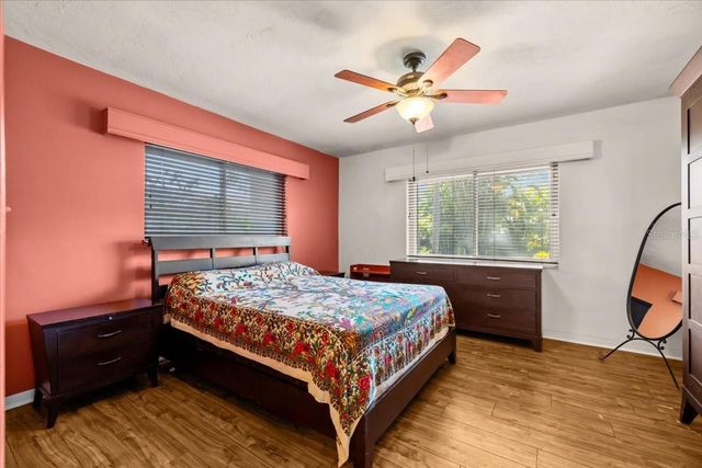 220 22ND AVENUE SE, St Petersburg, FL 33705