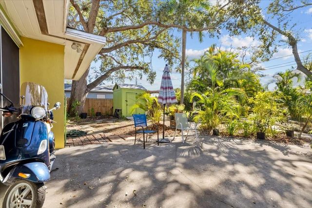 220 22ND AVENUE SE, St Petersburg, FL 33705