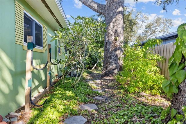 220 22ND AVENUE SE, St Petersburg, FL 33705