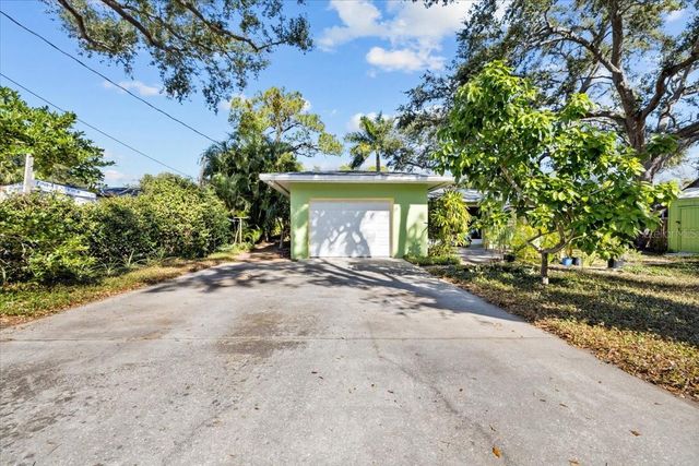 220 22ND AVENUE SE, St Petersburg, FL 33705