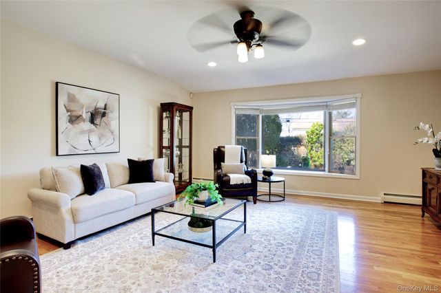 119 Radcliff Avenue, Port Washington, NY 11050