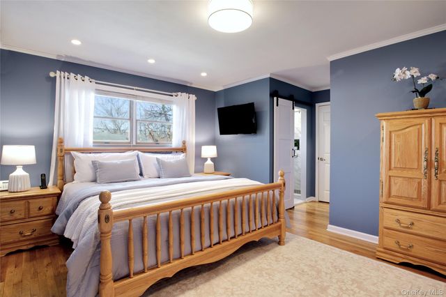 119 Radcliff Avenue, Port Washington, NY 11050