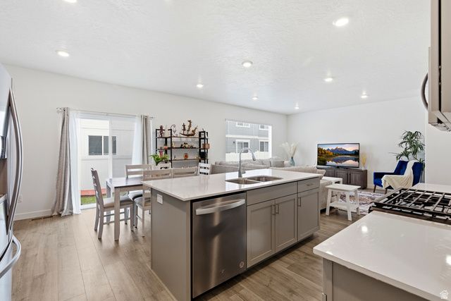 522 N SCUTTLEBUTT LN, Saratoga Springs, UT 84045