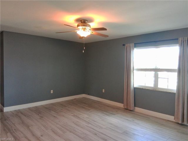 893 Iris DR, North Fort Myers, FL 33903