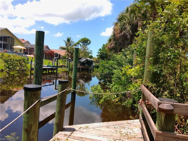 893 Iris DR, North Fort Myers, FL 33903