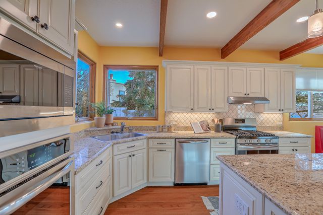 13400 Pinnacle Court NE, Albuquerque, NM 87112