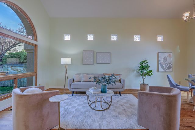 13400 Pinnacle Court NE, Albuquerque, NM 87112