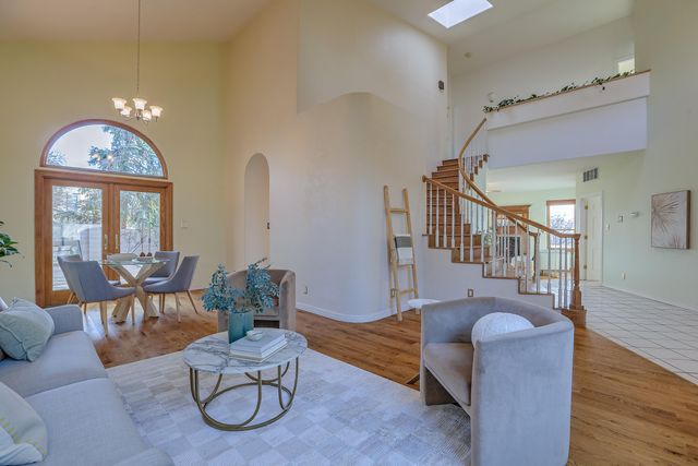 13400 Pinnacle Court NE, Albuquerque, NM 87112