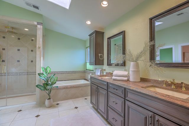 13400 Pinnacle Court NE, Albuquerque, NM 87112