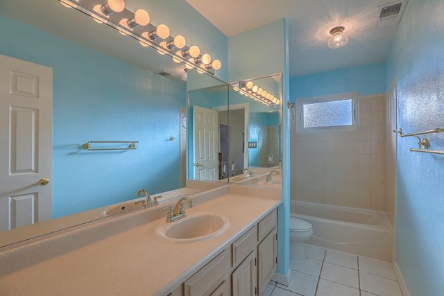 13400 Pinnacle Court NE, Albuquerque, NM 87112