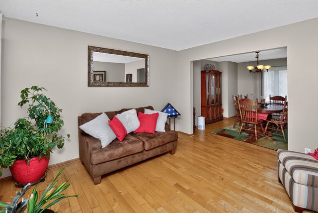 2199 NW 147th Street, Clive, IA 50325