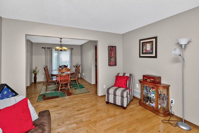 2199 NW 147th Street, Clive, IA 50325