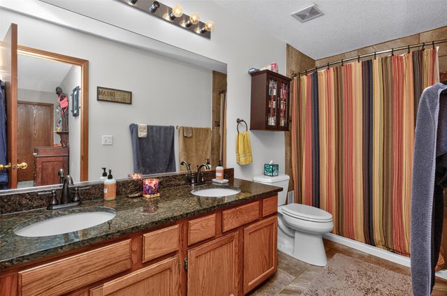 2199 NW 147th Street, Clive, IA 50325