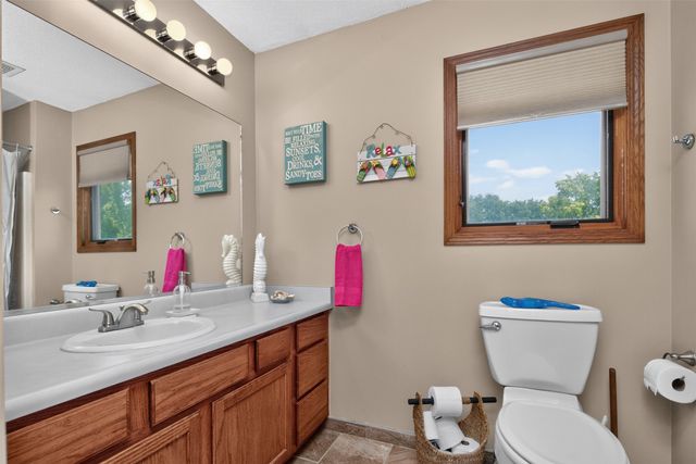 2199 NW 147th Street, Clive, IA 50325