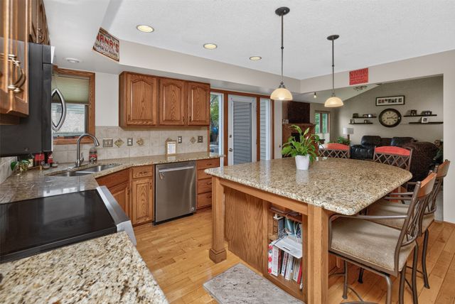 2199 NW 147th Street, Clive, IA 50325
