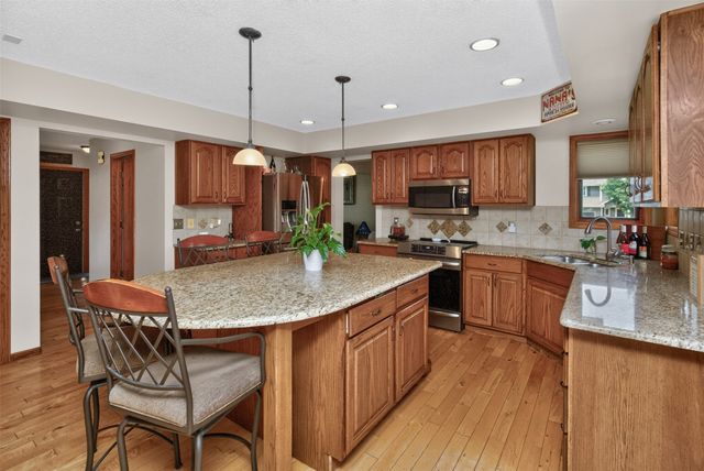 2199 NW 147th Street, Clive, IA 50325