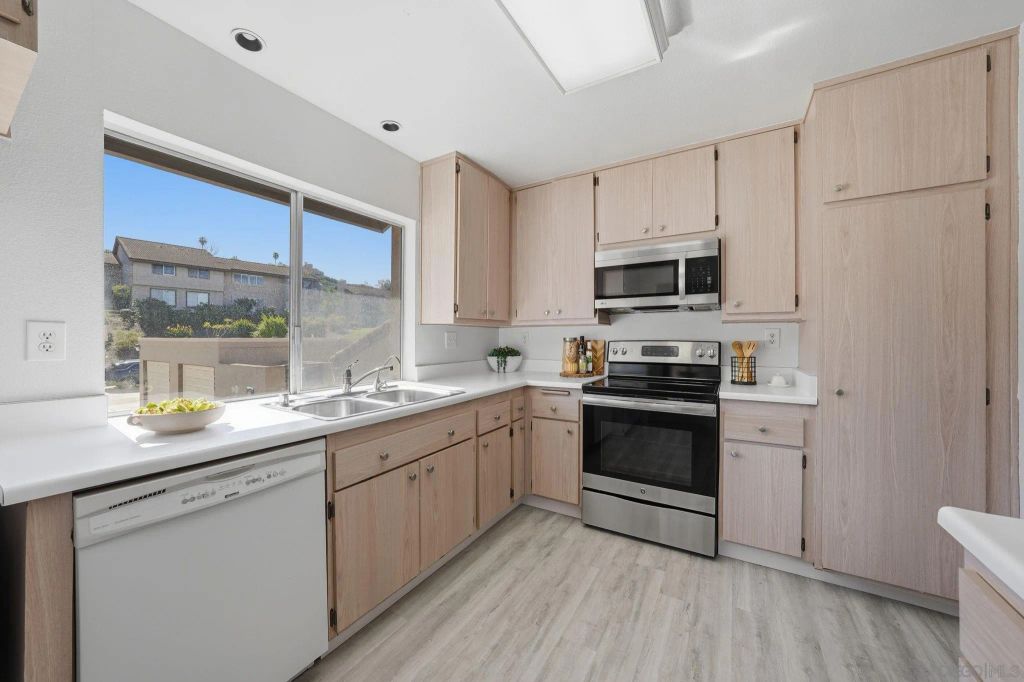 17444 Plaza Otonal, San Diego, CA 92128