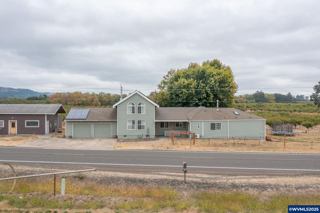 8100 Buena Vista Rd, Independence, OR 97351