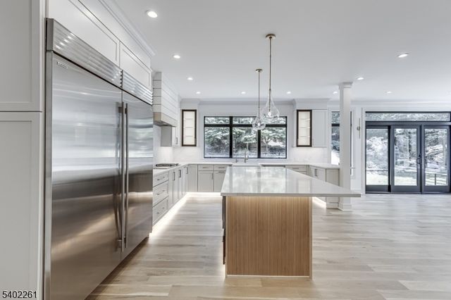 8 Juniper Pointe Trail, Green Brook Twp., NJ 08812