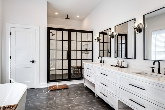 8 Juniper Pointe Trail, Green Brook Twp., NJ 08812