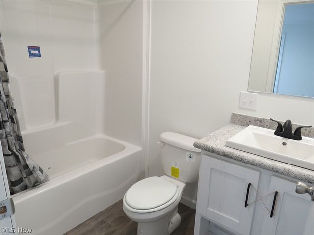 2659 Lake Breeze Drive, Madison, OH 44057