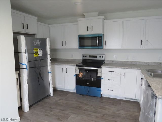 2659 Lake Breeze Drive, Madison, OH 44057