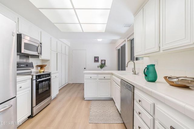 44113 Village 44, Camarillo, CA 93012