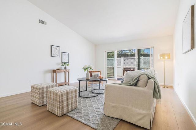 44113 Village 44, Camarillo, CA 93012
