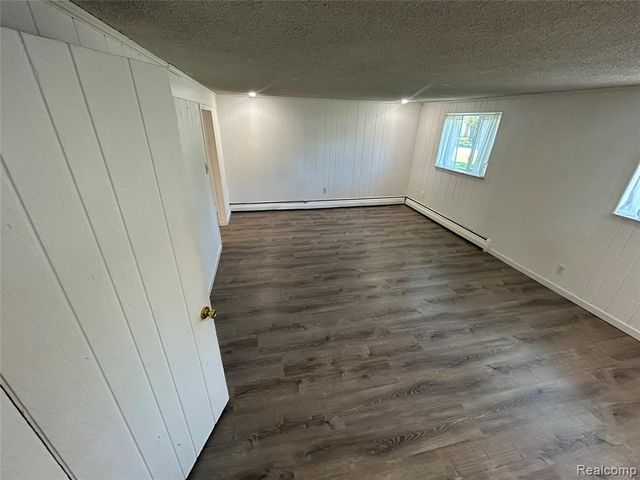 4580 Chadsworth Street, Commerce Twp, MI 48382