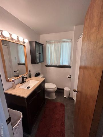 4580 Chadsworth Street, Commerce Twp, MI 48382