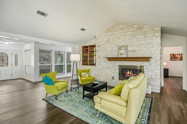 1303 Dragon DR, Round Rock, TX 78681