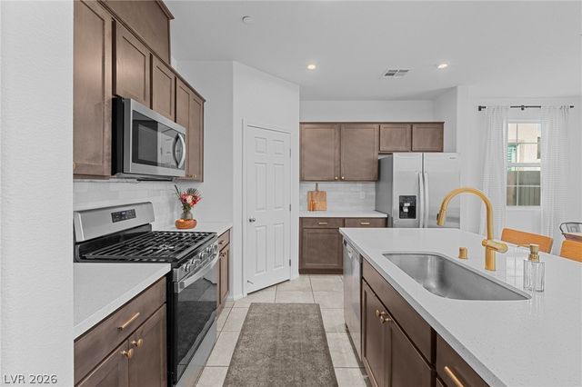 1034 Huckburn Avenue, Henderson, NV 89015