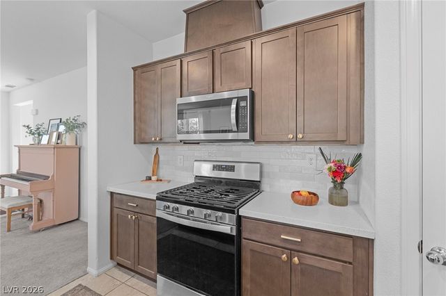 1034 Huckburn Avenue, Henderson, NV 89015