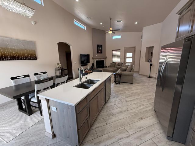 18 Camel Road, Los Lunas, NM 87031