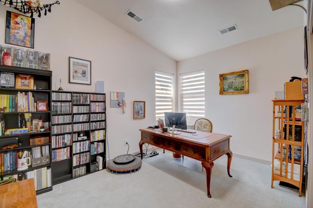 18 Camel Road, Los Lunas, NM 87031