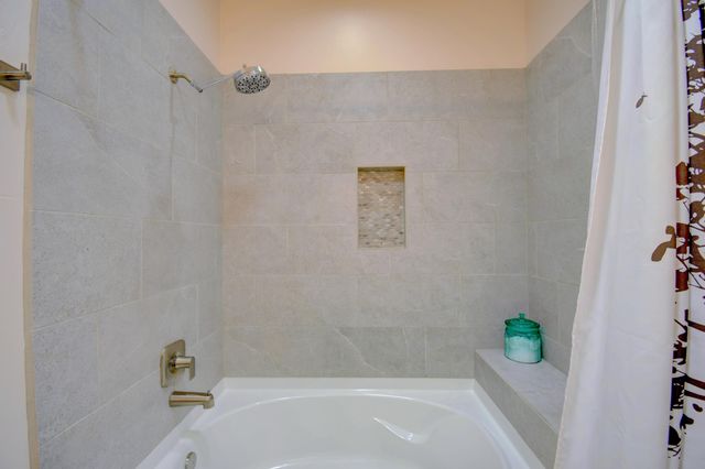 18 Camel Road, Los Lunas, NM 87031