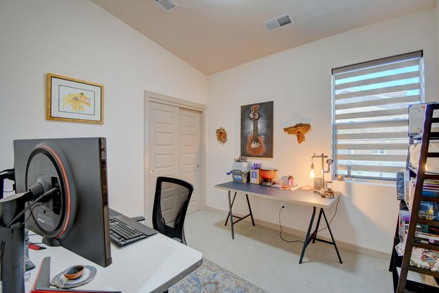 18 Camel Road, Los Lunas, NM 87031