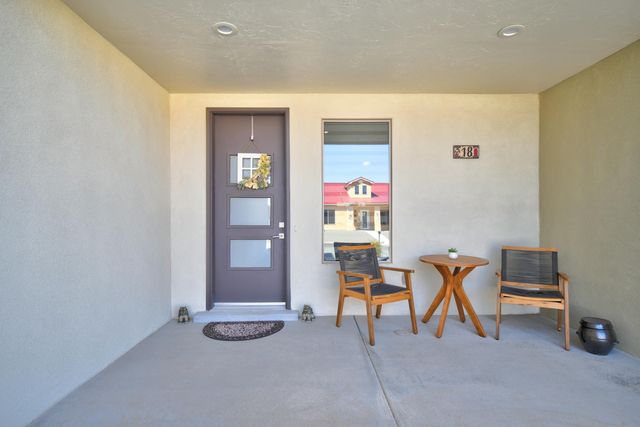 18 Camel Road, Los Lunas, NM 87031