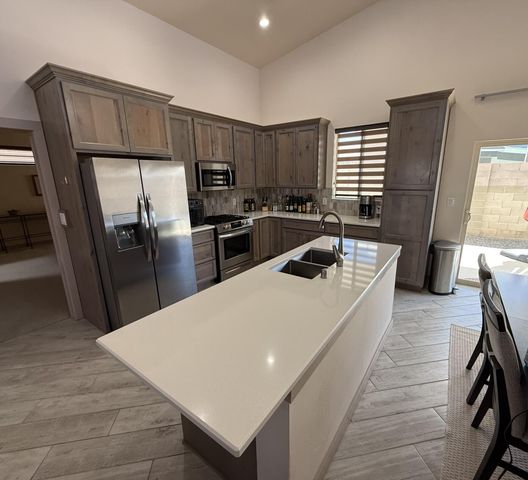 18 Camel Road, Los Lunas, NM 87031