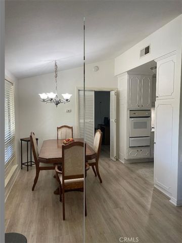 19114 AVE OF THE OAKS B, Newhall, CA 91321