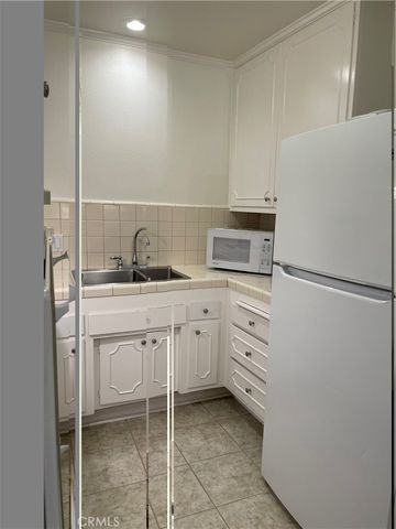19114 AVE OF THE OAKS B, Newhall, CA 91321